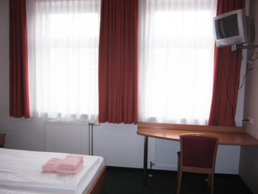Pension Elisabeth Sankt Poelten Room photo