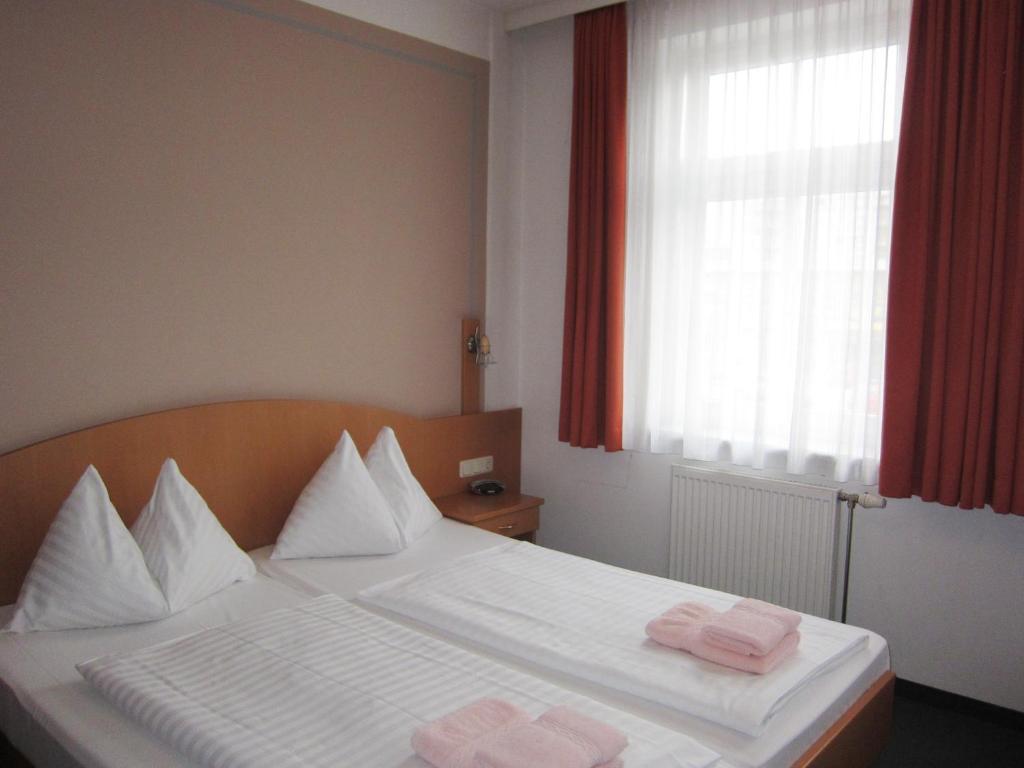 Pension Elisabeth Sankt Poelten Room photo